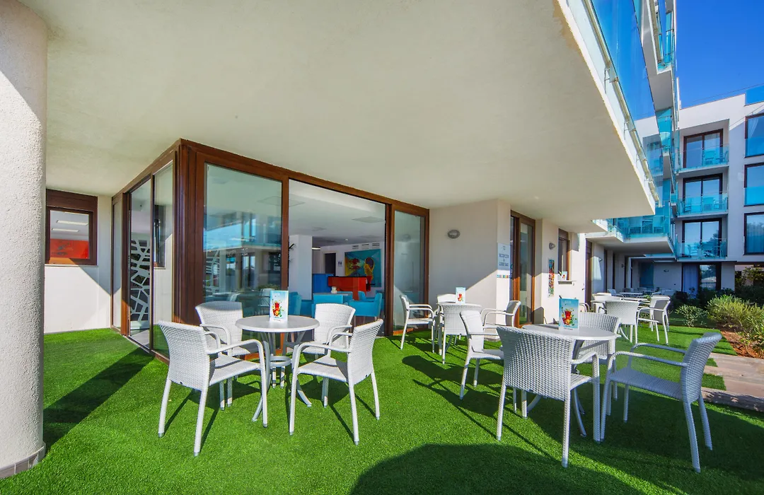Aparthotel Ferrer Skyline-1